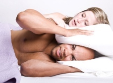 Snoring_Couple